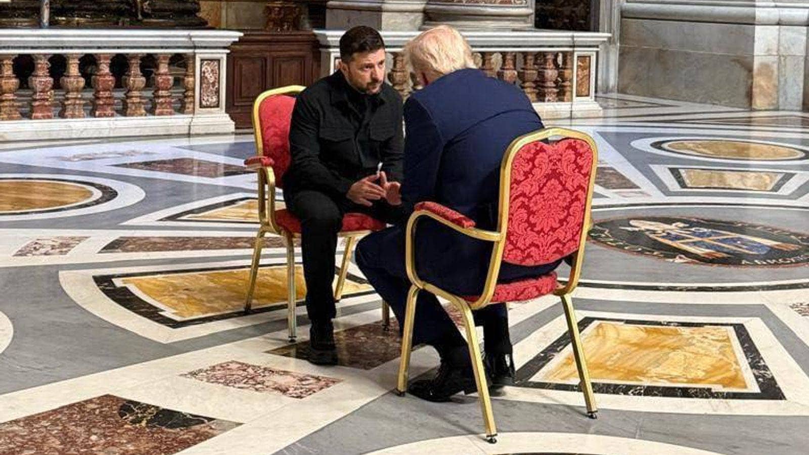 What we learn from remarkable photos of Trump-Zelenskyy meeting