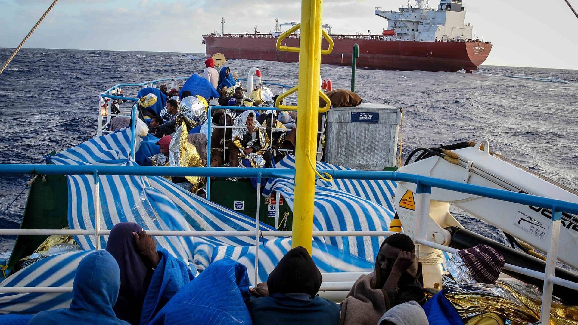Rescuers suffer from lack of political support