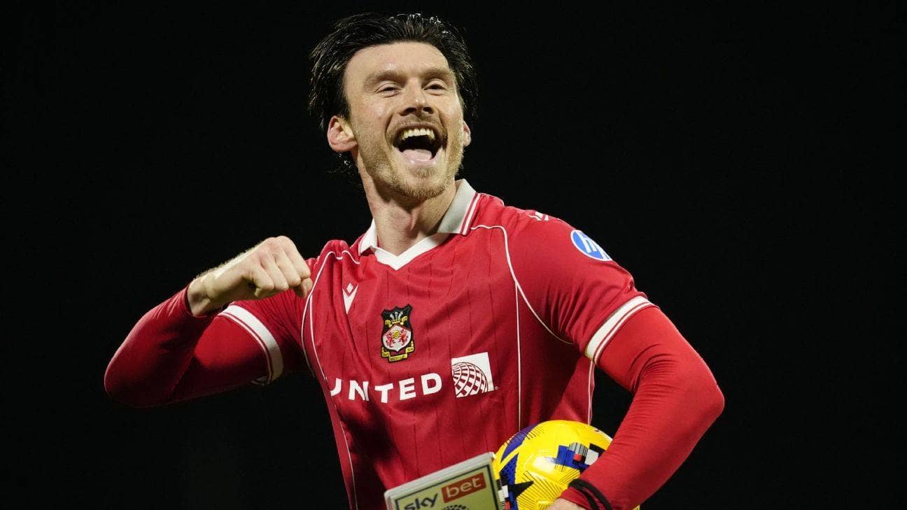 Wrexham hail 'statement win' over Coventry with Moore hat trick