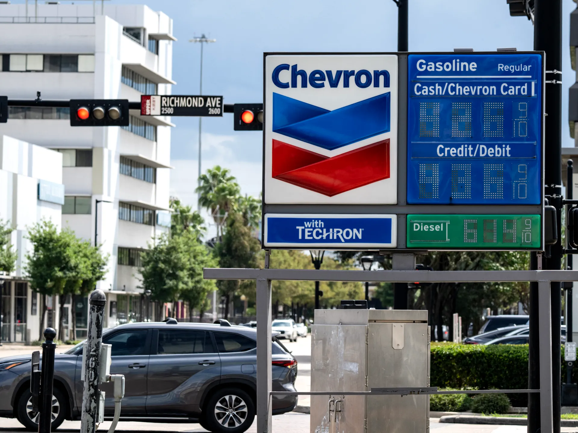 Trump attributes rising US fuel prices to Democrats and Ukraine strikes, not Iran war