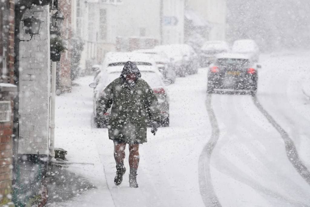 Met Office gives verdict on ‘600-mile snow bomb’ predicted to hit UK