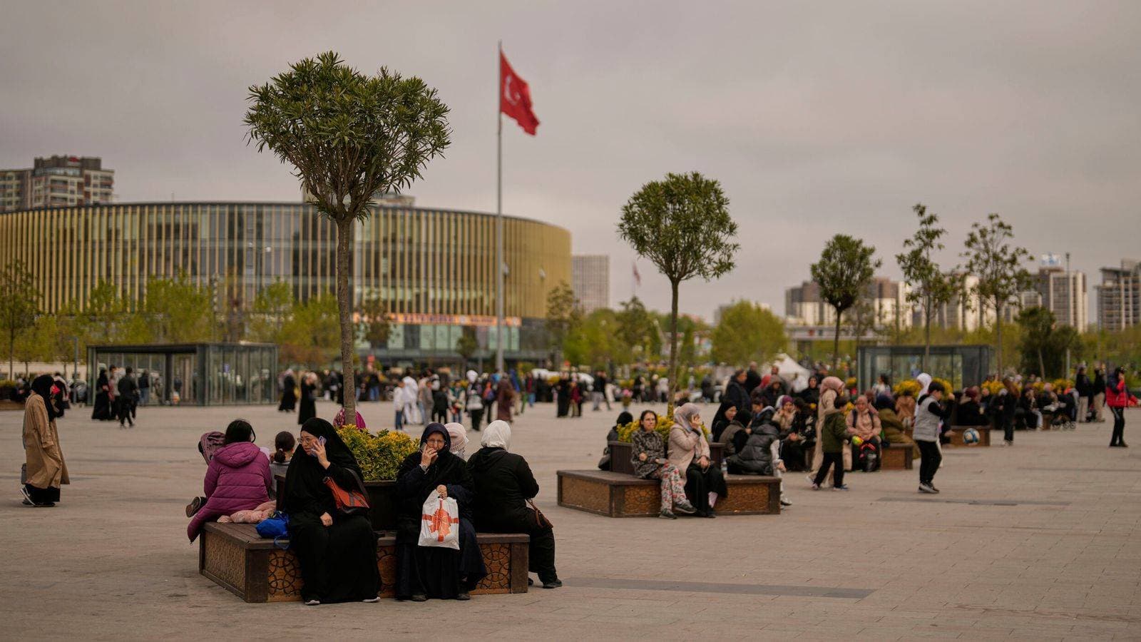 Istanbul hit by 6.2 magnitude earthquake, Turkey’s emergency management agency says