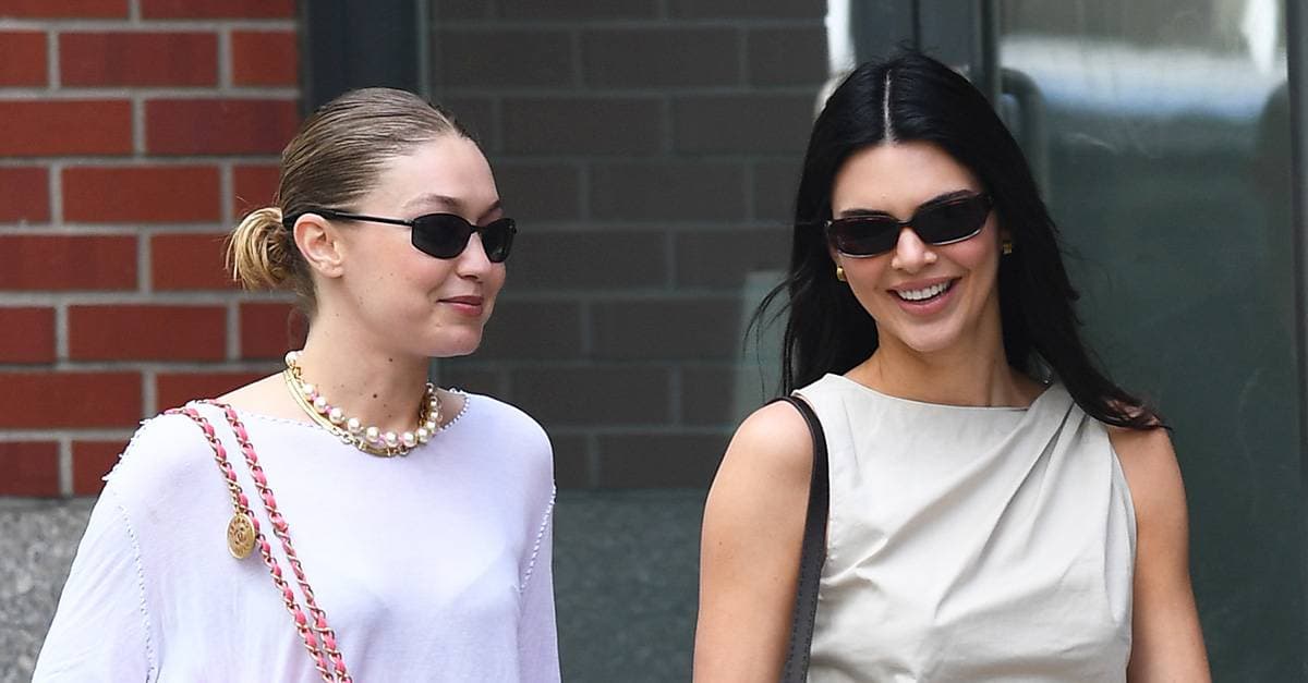 Kendall Jenner wore a Mango top with anti-trend jeans