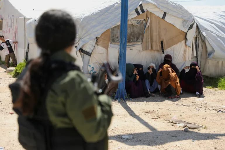 Group of women and children with alleged ISIL links arrives in Australia