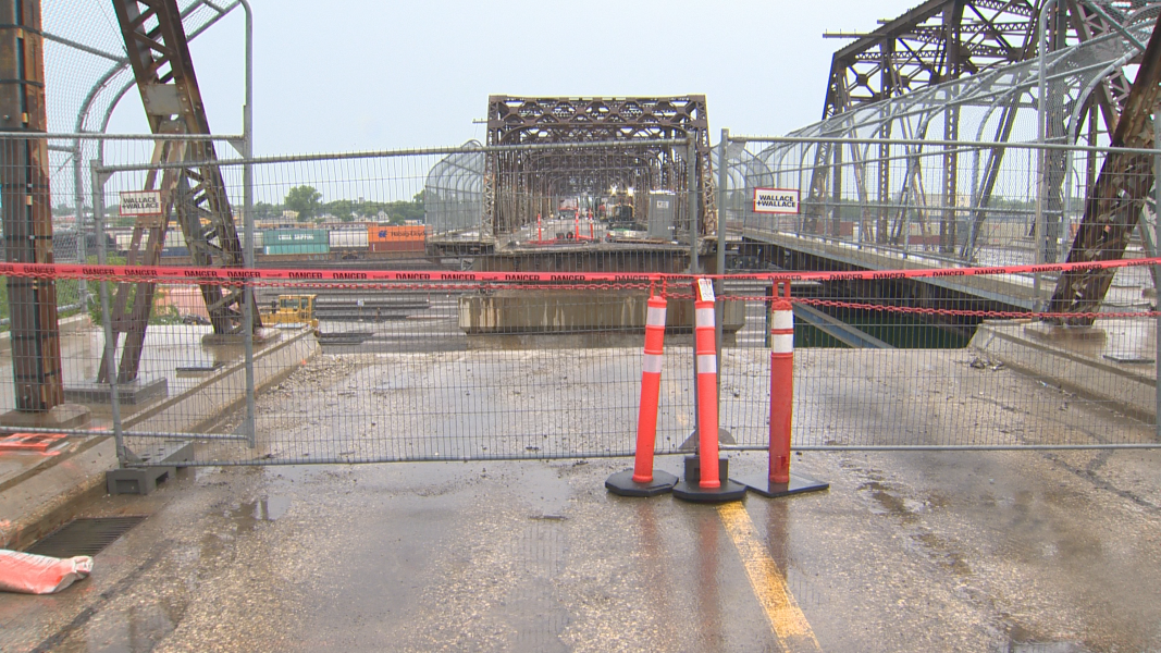 Arlington Bridge deconstruction begins, says Winnipeg mayor