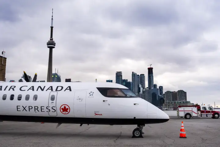 Federal government stops expansion of Billy Bishop Airport