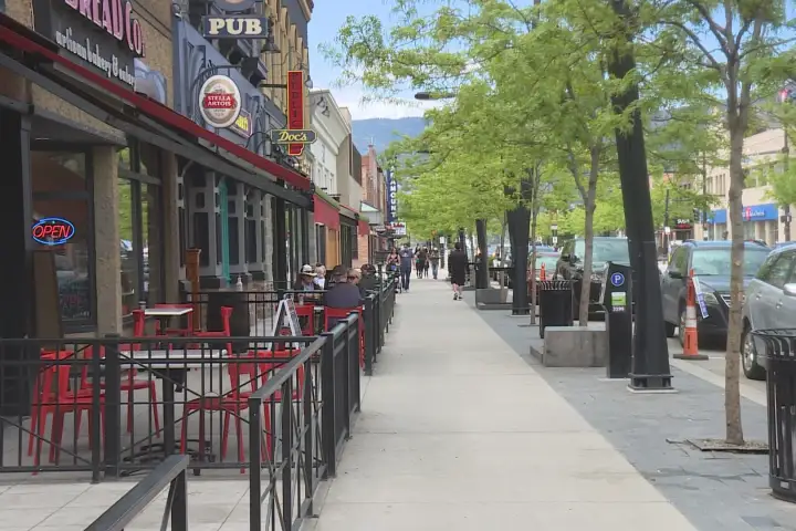 Tourism Kelowna advises visitors not to judge Okanagan on smoky days