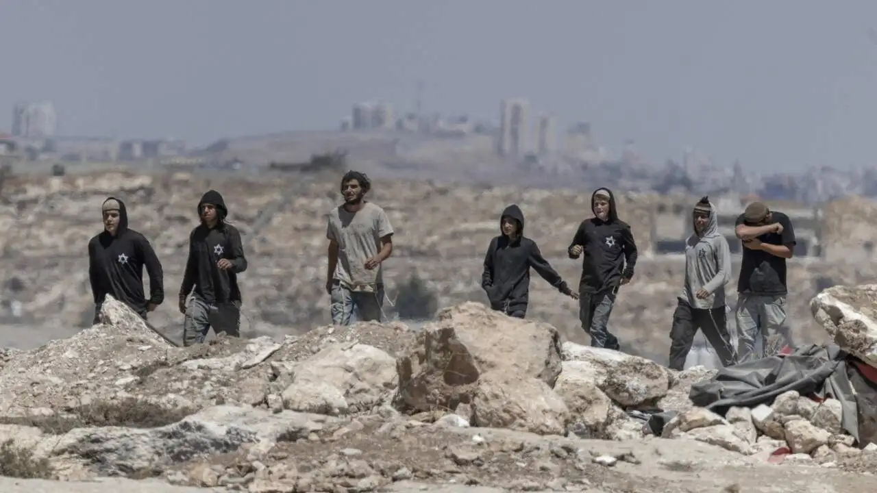 France to ban trade in products from Israeli settlements in occupied West Bank