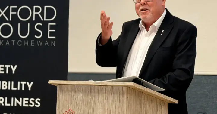 Policy expert criticises opposition for ‘politicking’ on Weedmark’s flights