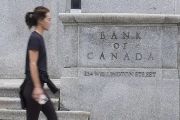 Impact of U.S. Federal Reserve interest rate hike on Canadian dollar and borrowers