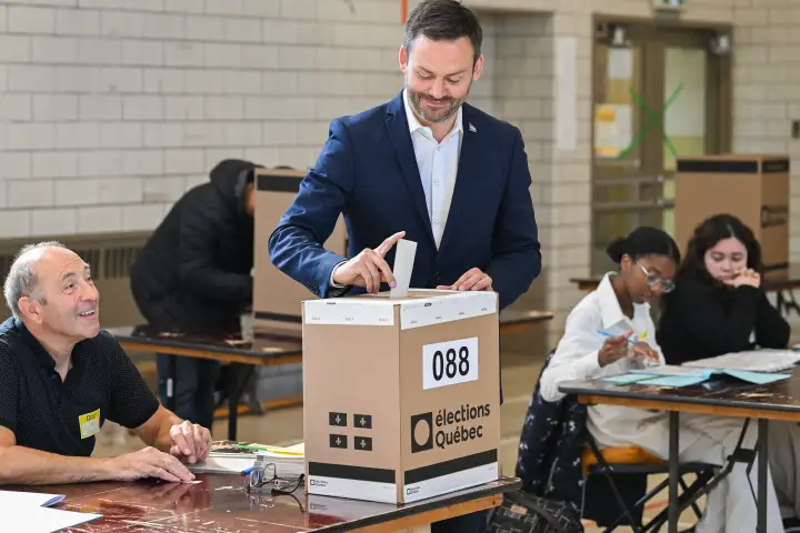 Quebec's anglophone community reacts with optimism and scepticism to PQ win