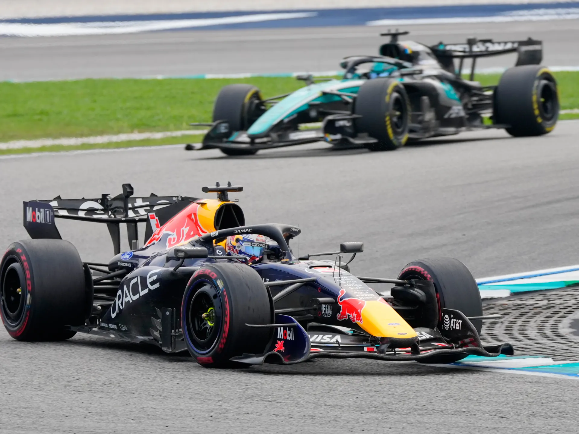 Formula One to investigate software bug affecting Bahrain Grand Prix restart