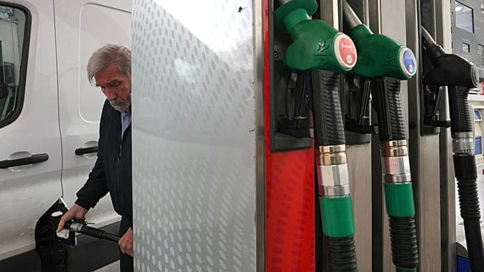 European Commission weighs windfall taxes on oil and gas profits amid crisis European Commission weighs windfall taxes on oil and gas profits amid crisis