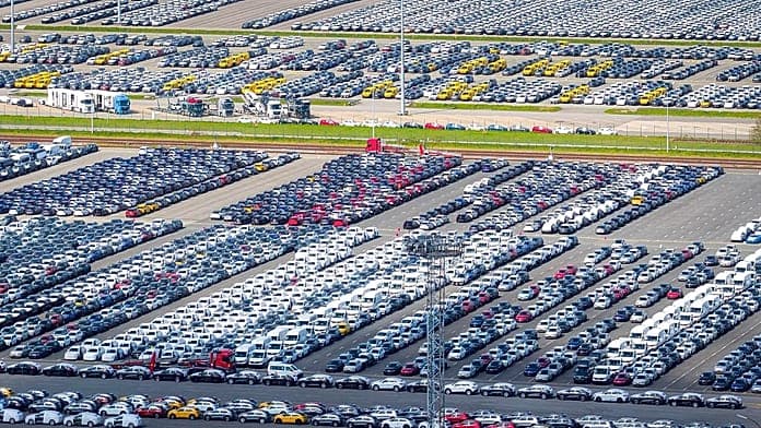 Trump to raise EU car tariffs to 25% amid trade deal concerns Trump to raise EU car tariffs to 25% amid trade deal concerns