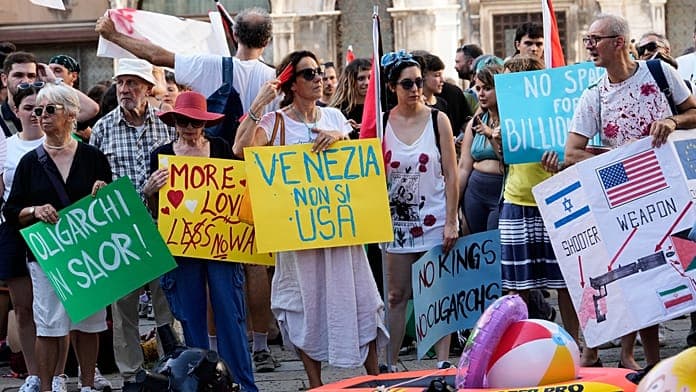 Protesters clash with police as American ambassador visits Venice Protesters clash with police as American ambassador visits Venice