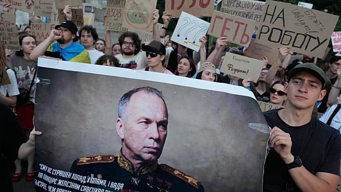Zelenskyy dismisses general syrskyi, appoints major general drapatyi as chief