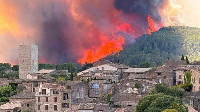 Wildfire devastates Cotignac, destroying homes and forcing evacuations