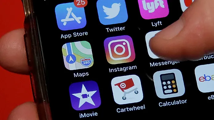 Experts highlight rising social media addiction among young people in Europe