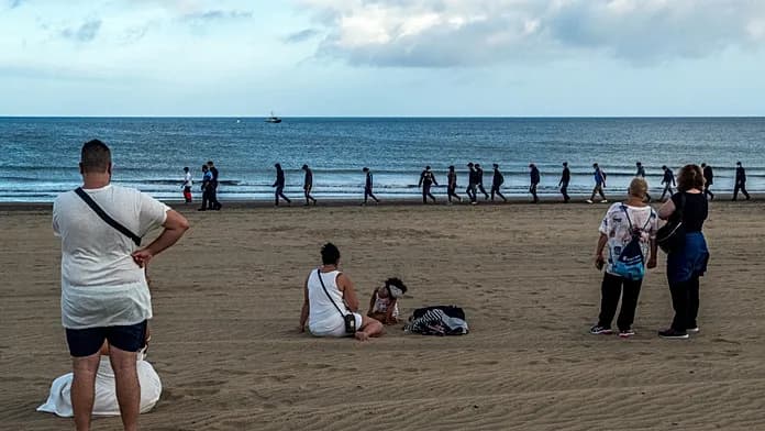 Five migrants die attempting to reach Spain's Canary Islands, say rescuers Five migrants die attempting to reach Spain's Canary Islands, say rescuers