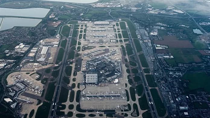 Technical glitch disrupts UK air traffic control, affecting 1,000 flights Technical glitch disrupts UK air traffic control, affecting 1,000 flights