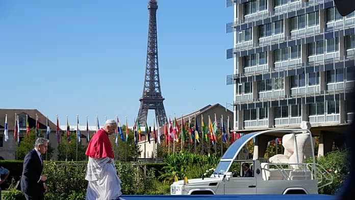 Pope Leo XIV warns against artificial intelligence’s dangers at UNESCO Pope Leo XIV warns against artificial intelligence’s dangers at UNESCO