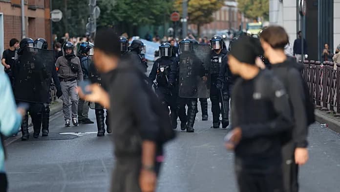 Education minister confirms partial school closures amid ongoing protests Education minister confirms partial school closures amid ongoing protests