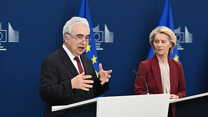 G7 to release 100 million barrels of oil to address energy prices G7 to release 100 million barrels of oil to address energy prices