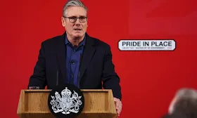 Starmer Apologizes Over Mandelson Scandal Amid Pressure for Leadership