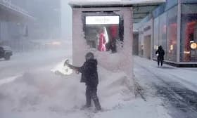 New York City Under Emergency as Massive Snowstorm Disrupts Travel and Services New York City Under Emergency as Massive Snowstorm Disrupts Travel and Services