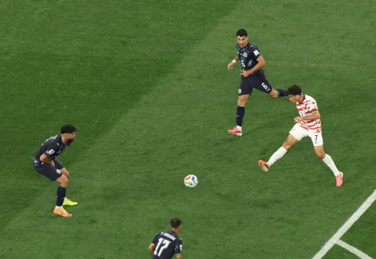 USA defeat Paraguay 4-1 in winning start to World Cup campaign USA defeat Paraguay 4-1 in winning start to World Cup campaign