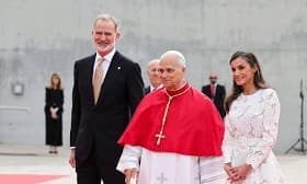 Pope Leo XIV begins apostolic journey to Spain amid conservative backlash Pope Leo XIV begins apostolic journey to Spain amid conservative backlash