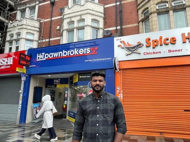 Muslim Immigrant hero who rescued girl from window ledge used cricket skills to catch her