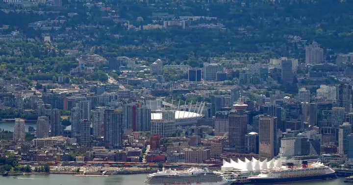 Unionised workers at regional parks, including Grouse Mountain, strike