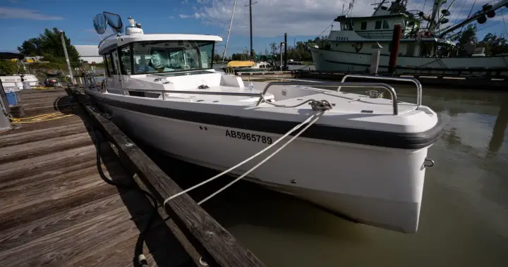 Second boat linked to B.C. charter before fatal sinking raises rescue concerns
