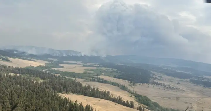 Wildfires near Clinton, B.C. merge, covering nearly 670 square kilometres Wildfires near Clinton, B.C. merge, covering nearly 670 square kilometres
