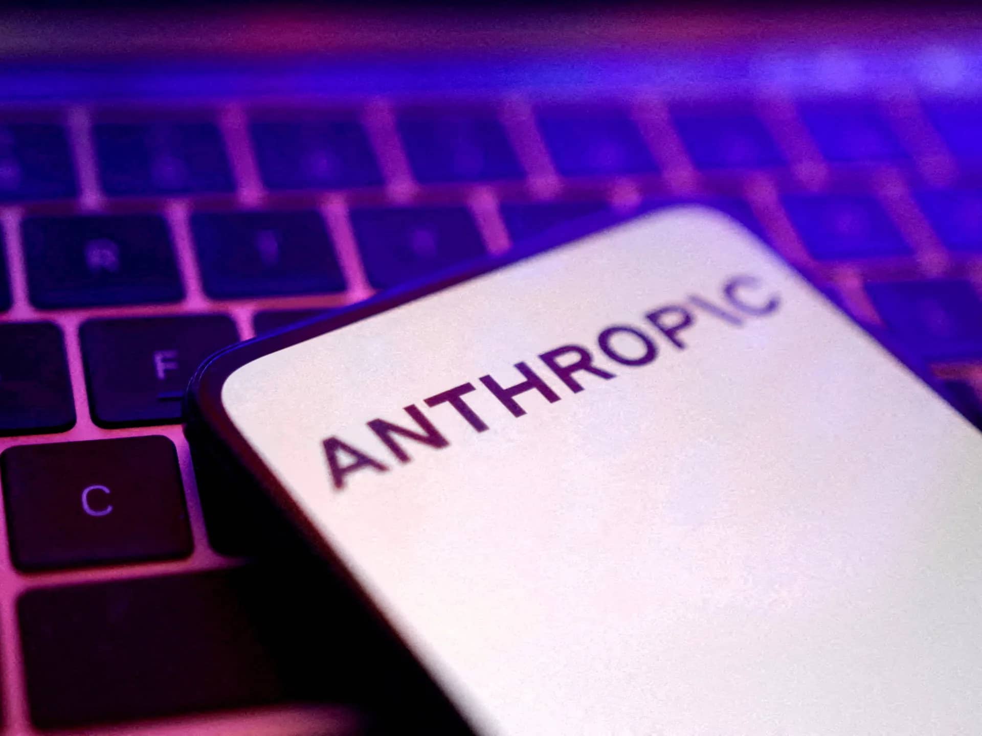 US government lifts restrictions on Anthropic's AI models Fable and Mythos
