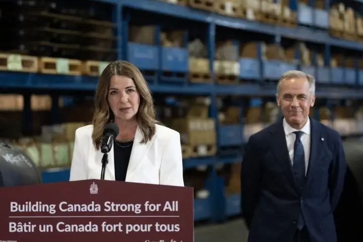 Danielle Smith urges Ottawa to restart talks with U.S. ahead of counter-tariffs
