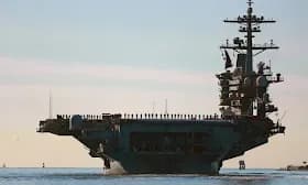 Top US commander visits USS Lincoln amid sailors' morale concerns Top US commander visits USS Lincoln amid sailors' morale concerns