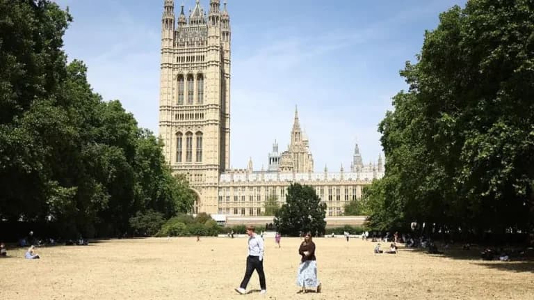 UK third heatwave arrives – Macron and Starmer migrant deal – UK remembers London bombings | UK News Briefing WEEK 28
