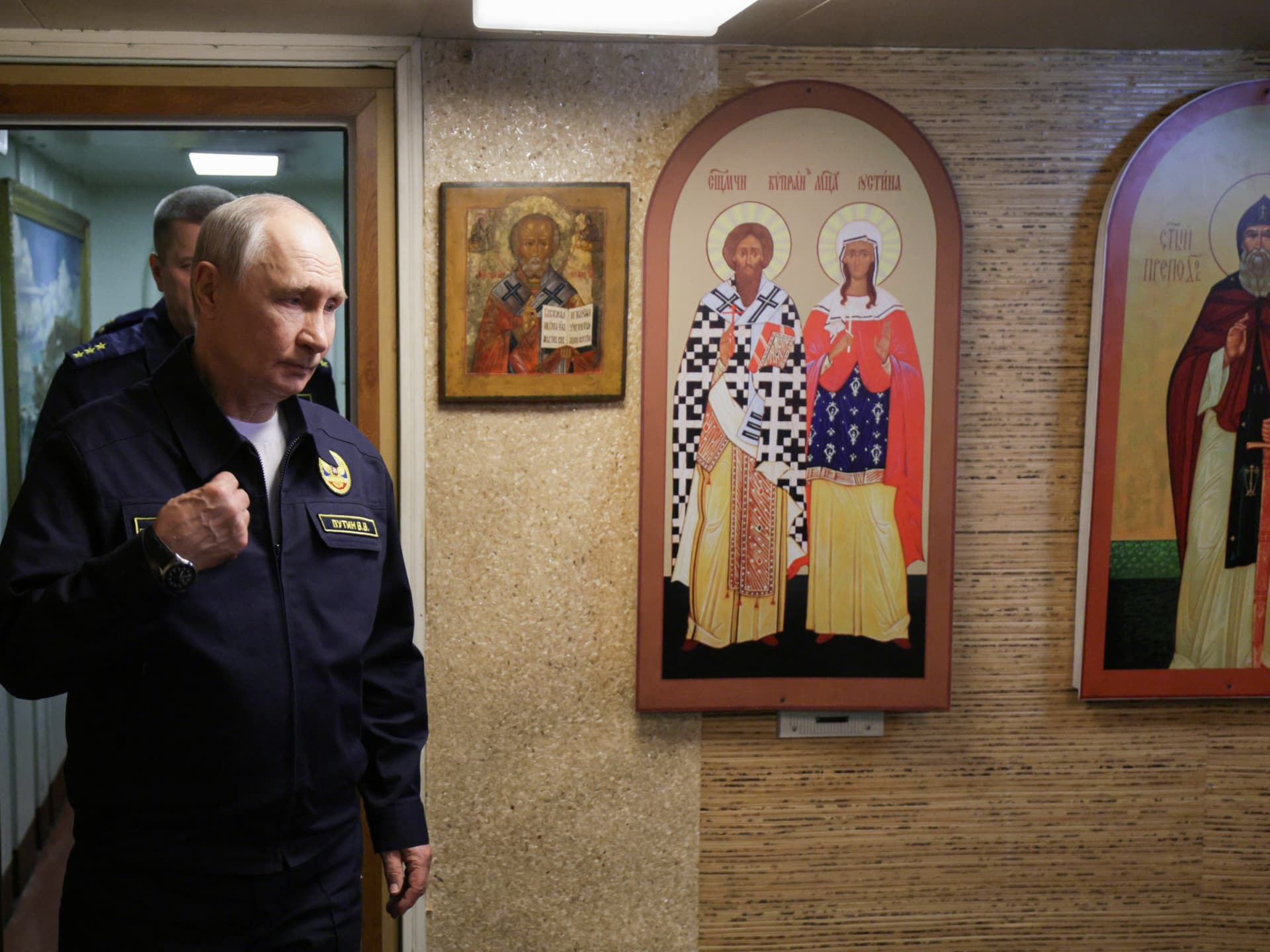 Putin threatens to seize European vessels in response to cargo seizures Putin threatens to seize European vessels in response to cargo seizures