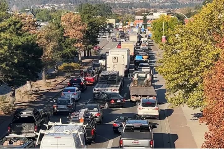 Bennett Bridge crash causes traffic standstill in Central Okanagan