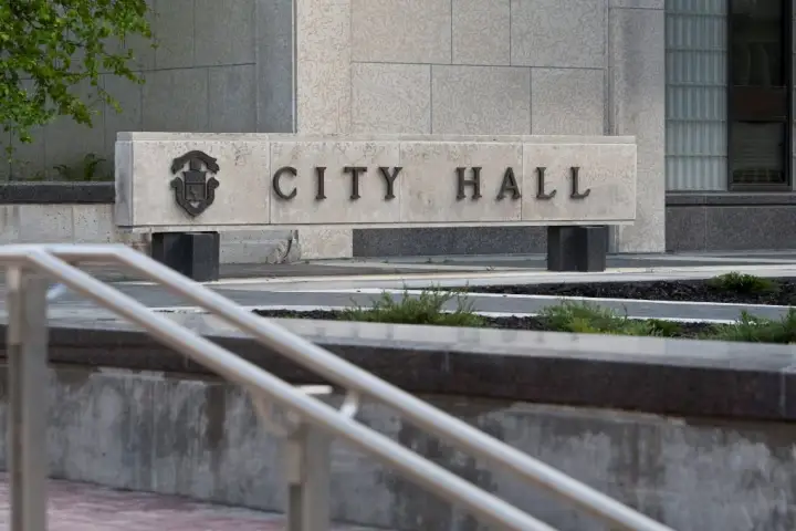 Province-city relationship highlighted in Winnipeg mayoral debate
